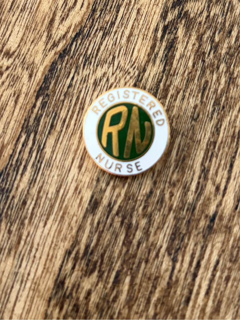 Vintage Registered Nurse RN Gold Tone Green White Enamel Lapel Pin